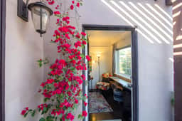 *Private Entrance Room* - Convenient and Cozy!