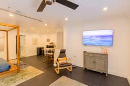 *Deluxe Master Studio* Private Entrance & Patio