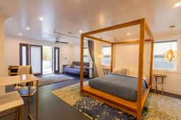 *Deluxe Master Studio* Private Entrance & Patio