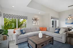 Beach Chic Condo | Walk to Strands Beach | Pool