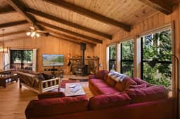 Serene Tahoe Donner Cabin mins to Lake, Ski, Golf
