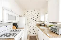 Air Concierge Pacific Beach Breezy Cottages #1