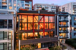 Modern Townhome Private Rooftop Lake Union Views