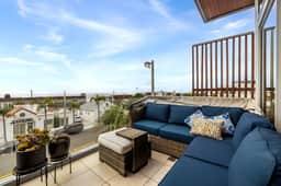Stylish Manhattan Beach Home with Ocean Deck