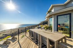 Newly Refreshed Malibu · Hot Tub · Ocean Views