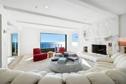 Newly Refreshed Malibu · Hot Tub · Ocean Views