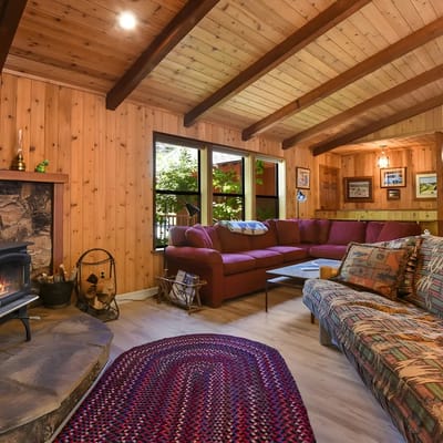 Serene Tahoe Donner Cabin mins to Lake, Ski, Golf