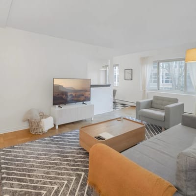 Downtown Condo – Views, Walkable, Fun! Dog Ok