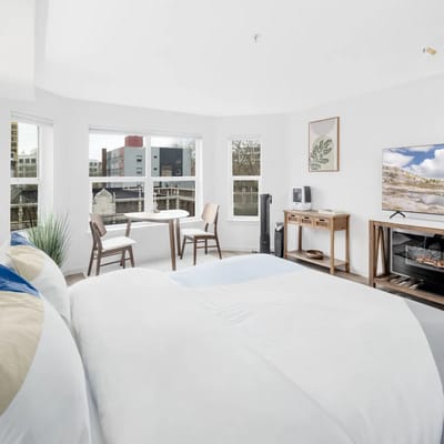 Space Needle View | Elegant Belltown Studio