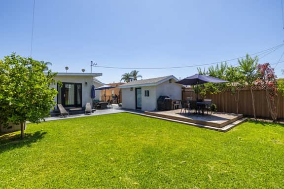 Mid-City LA Stay w/ Parking and Outdoor Space