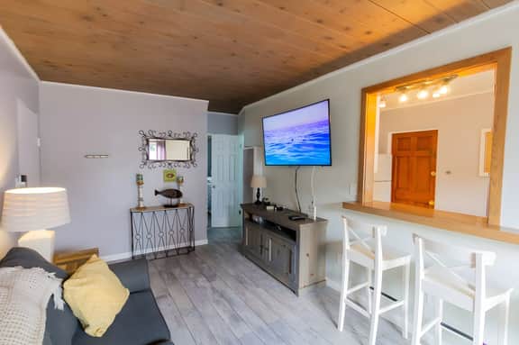 1-Block to Beach! Cozy Ocean Beach Cottage Getaway