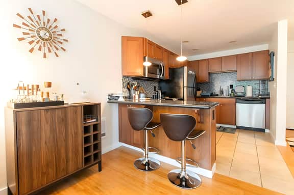 Bright Condo w/ City Views in Prime Location
