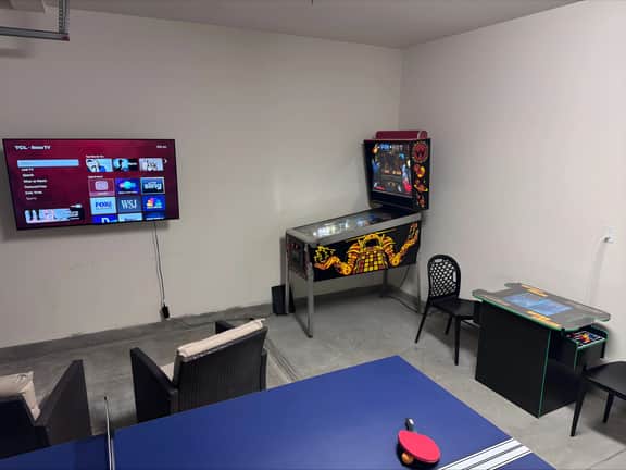 6BR Oasis Pool Spa Bocce Ball Mini Golf Game Room