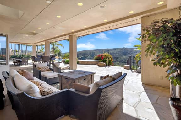5BR Family Oasis w/ Views, Pool, Trampoline & BBQ