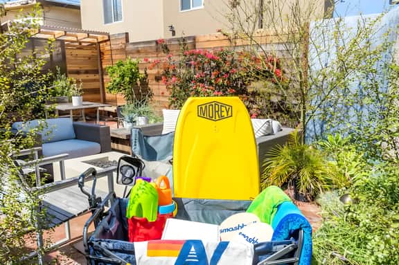 Vaulted 2BR Steps to Surf, Shops & Cafes