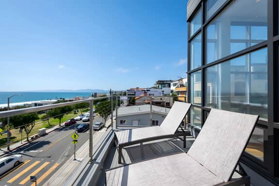 Stunning Panoramic Ocean Views Penthouse