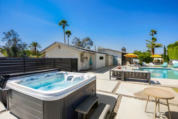 The Hollywood Hideout with Pool, Spa, Game Room