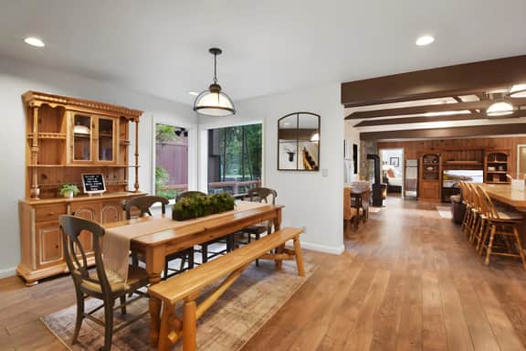 Yaya’s: 4BR Retreat | Lake • Golf • Ski