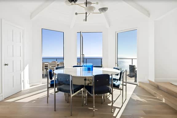 Newly Refreshed Malibu · Hot Tub · Ocean Views