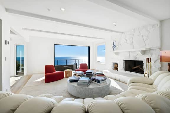 Newly Refreshed Malibu · Hot Tub · Ocean Views
