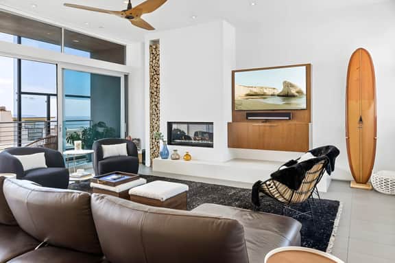 Luxury Townhome Steps from the Sand