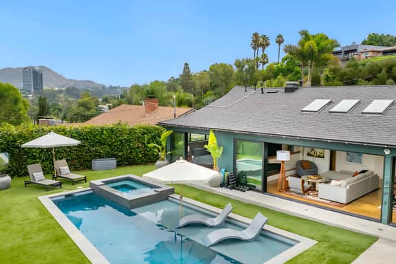 Modern Luxury Retreat w/ Pool Spa & Stunning Views