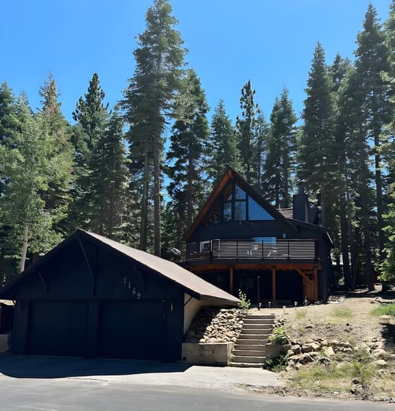 A-Frame Cabin | Hot Tub • BBQ • Family Fun