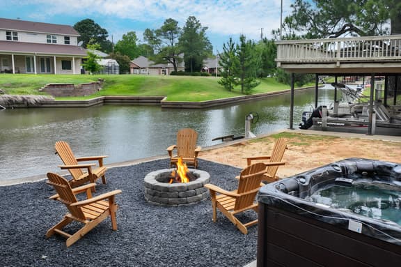 Luxe Lakehouse | 6BR, Games, Deck & Water Views
