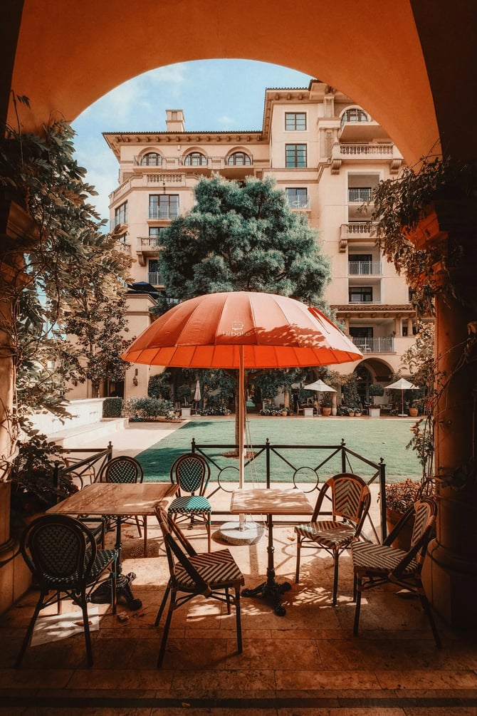 What Can an Airbnb SuperHost Property Manager Do for You in Popular Cities?